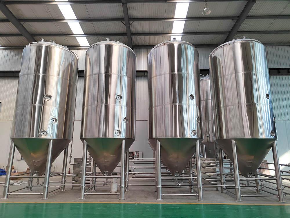 <b>150hl Jacketed conical fermen</b>